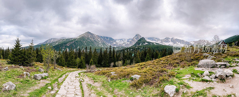 从kasprovy Wierch，波兰扎科帕内塔特拉山脉的景色。美丽的波兰风景，旅行摄影。